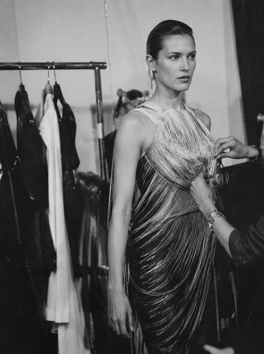 Fringe, Backstage